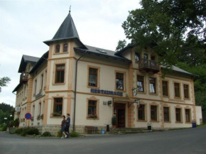  Hotel Kralicek  Турнов